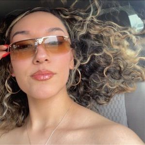 Meet your Posher, Sidney